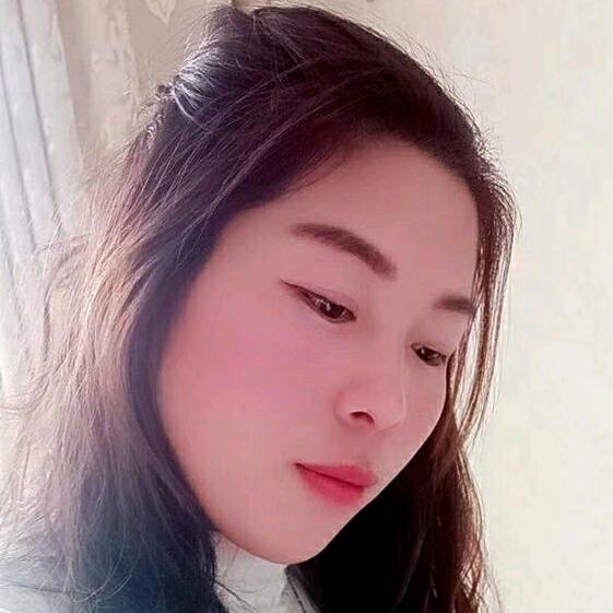 小陈（丁依晨）