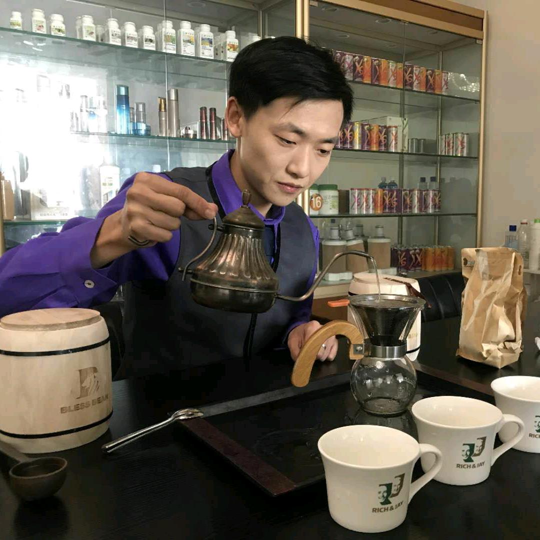 轻资产创业者的咖啡小屋
