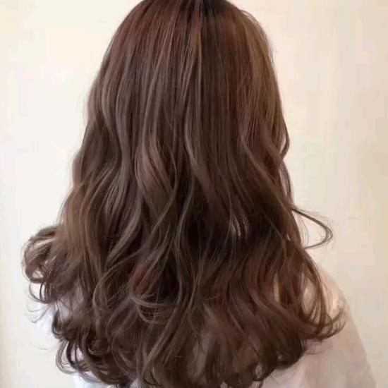 青草小金发艺