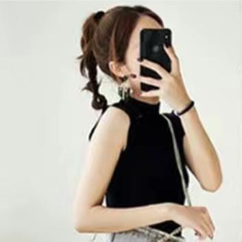 小笨蛋睡醒了。💘