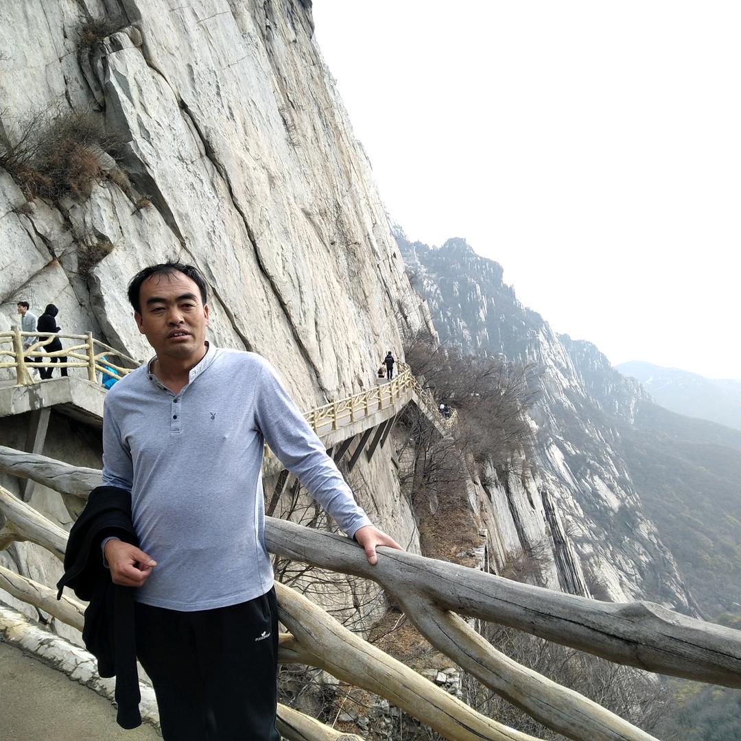 迤扯河的云