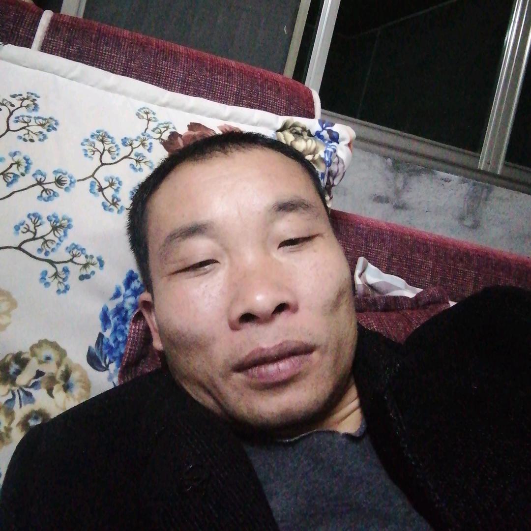 黄金雄