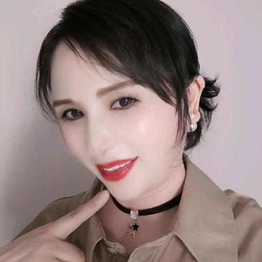 纤羽君子兰美容院