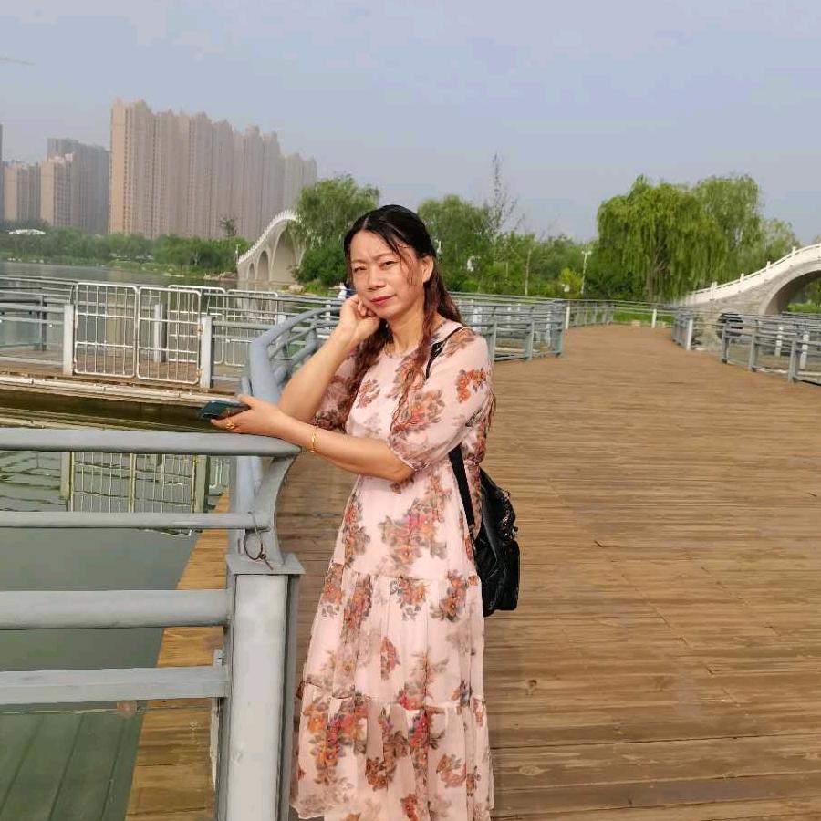 辉县潮尚女装店