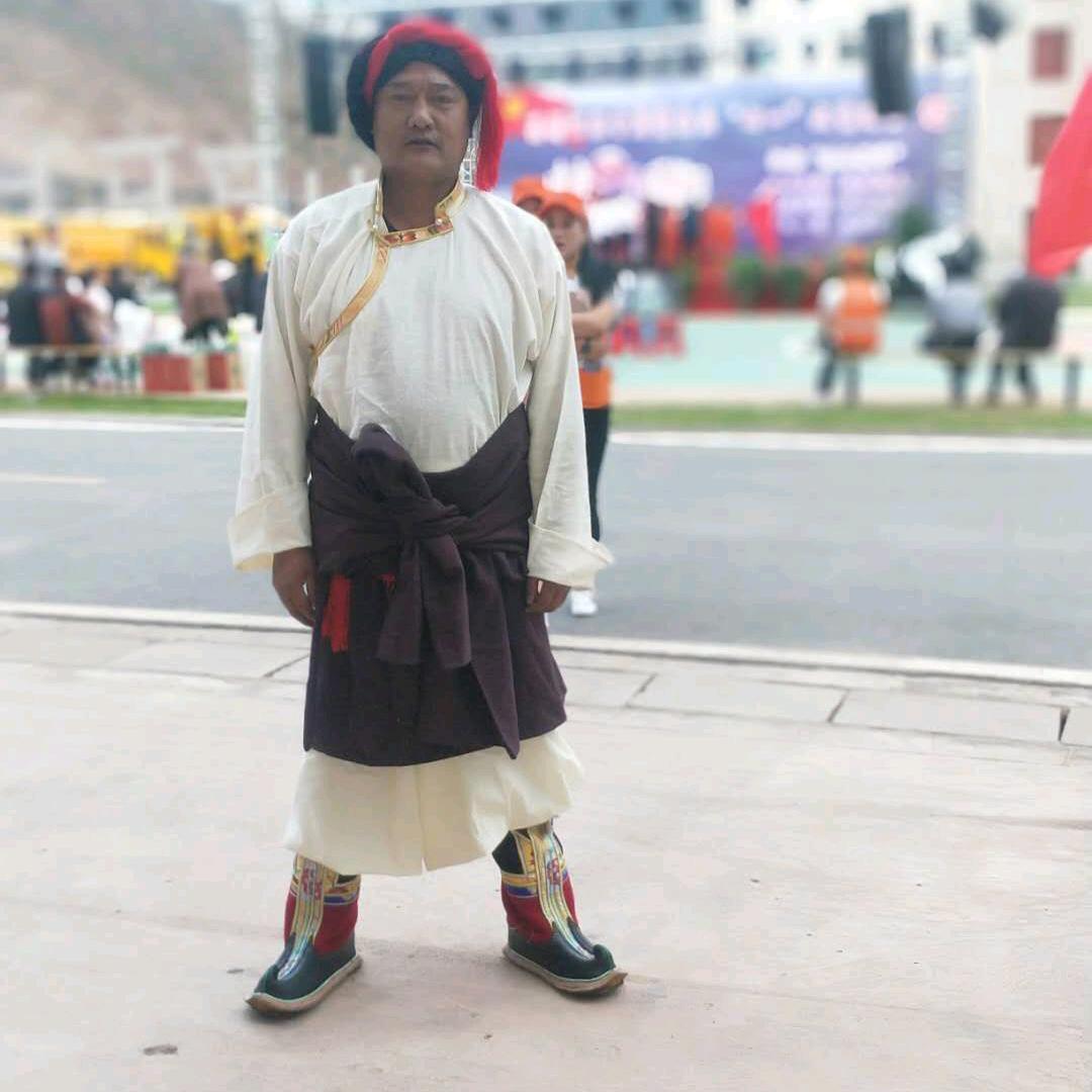 芒康汉子