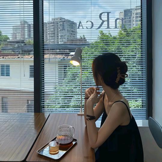 嘘小声点～