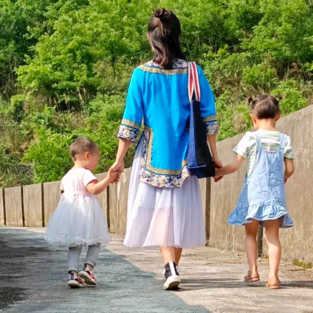 一妈二宝手工马尾绣