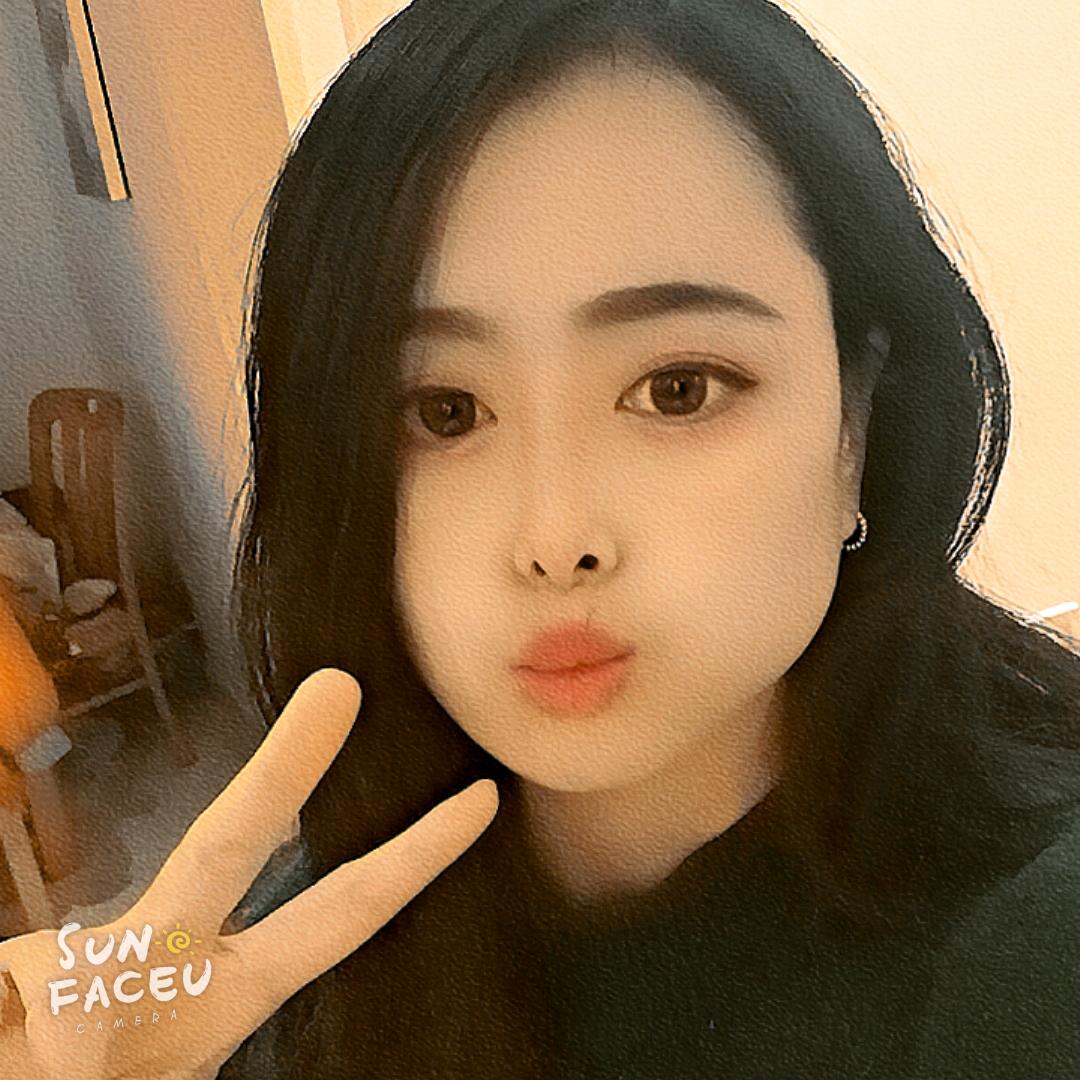 有啤酒肚的小女子