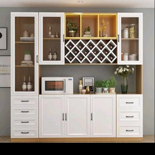 富贵装饰😄😄一个正在拼命努力的男人