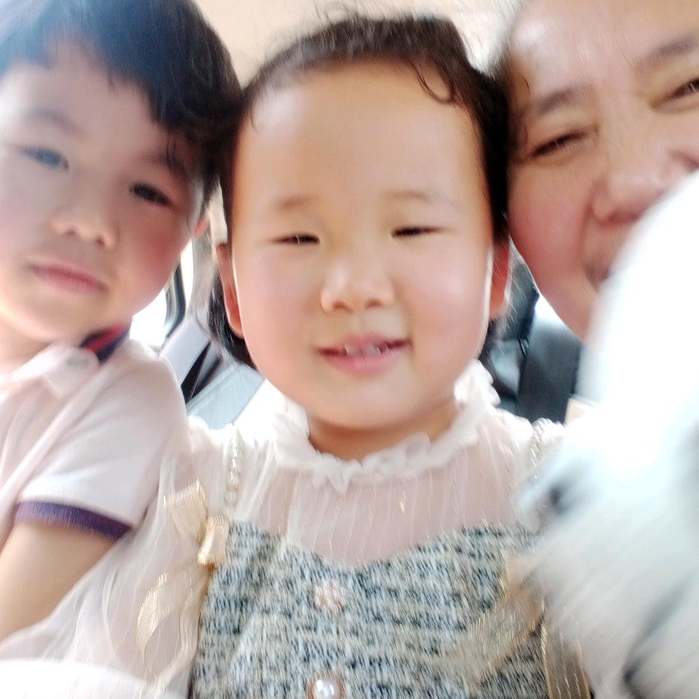 白发梅姐下午14点开播》橱窗有好物》