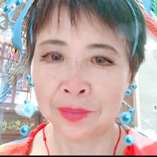 爱笑奶奶（好物在橱窗里）