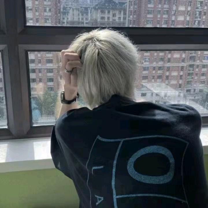 石膏线小李