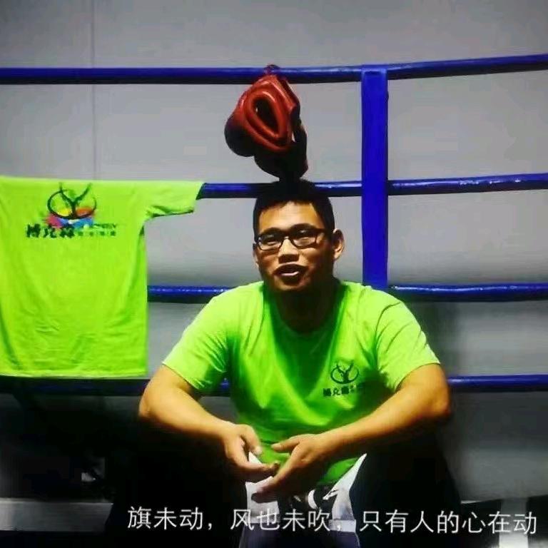 追巴士的人bus_runner