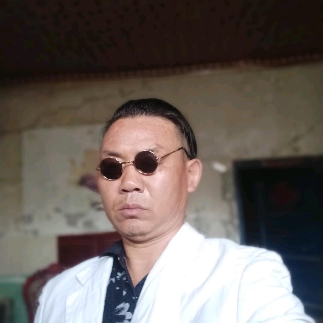 樊军旗。