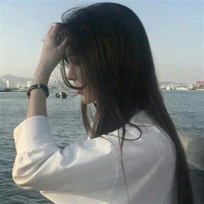 手插口袋，谁都不爱