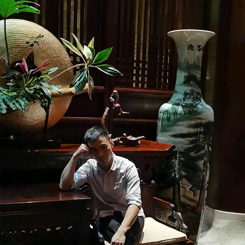 梦里不知身似客头像