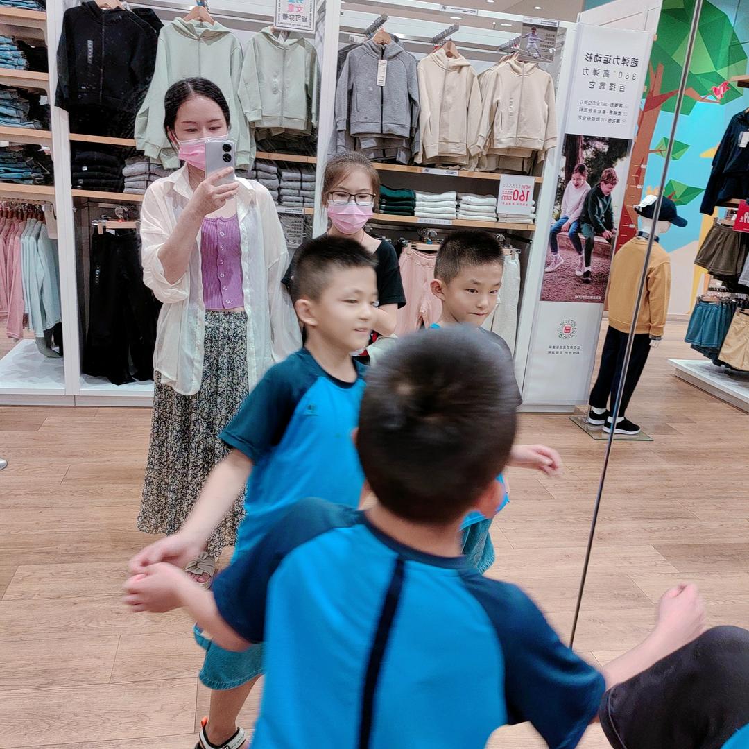 有妳們郑好………🌻🌻🌻🌻🌻