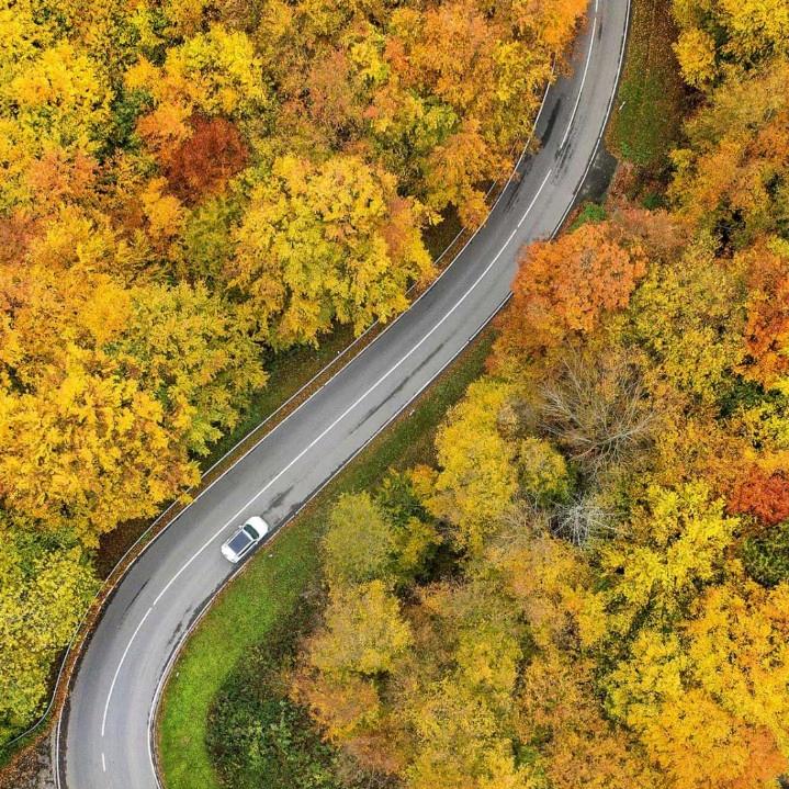 贺兰山下找房人