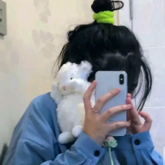 笨蛋不会再淪陷ˡᵃぁ.