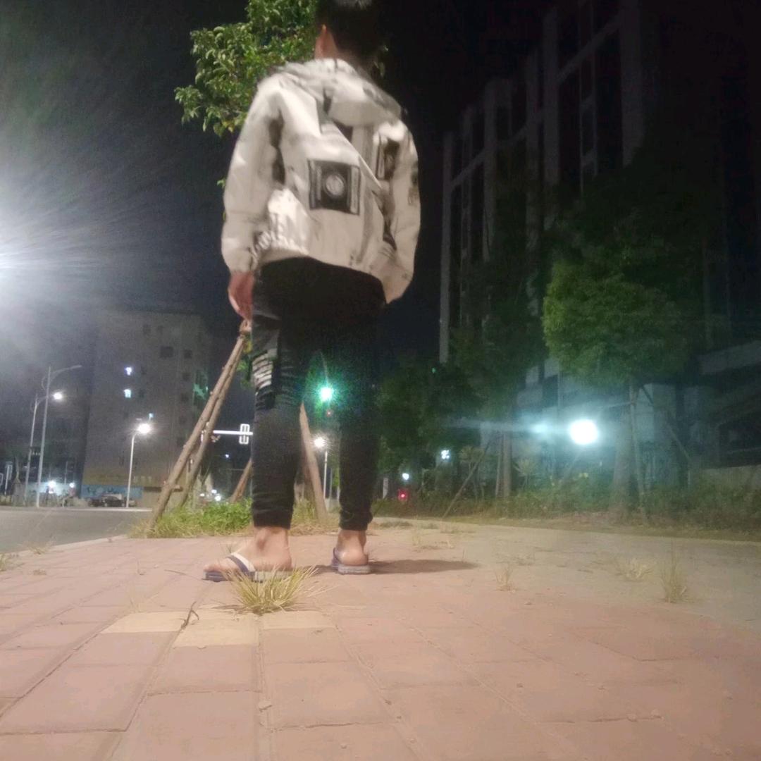 人無再少年