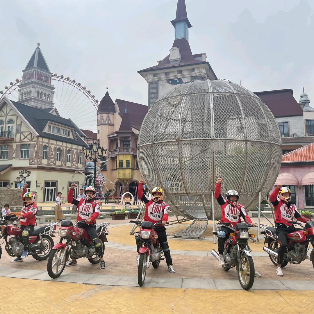 环球飞车  大飞轮  #水上飞人表演