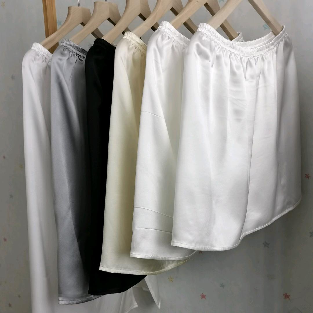 真丝内衬裙服装店