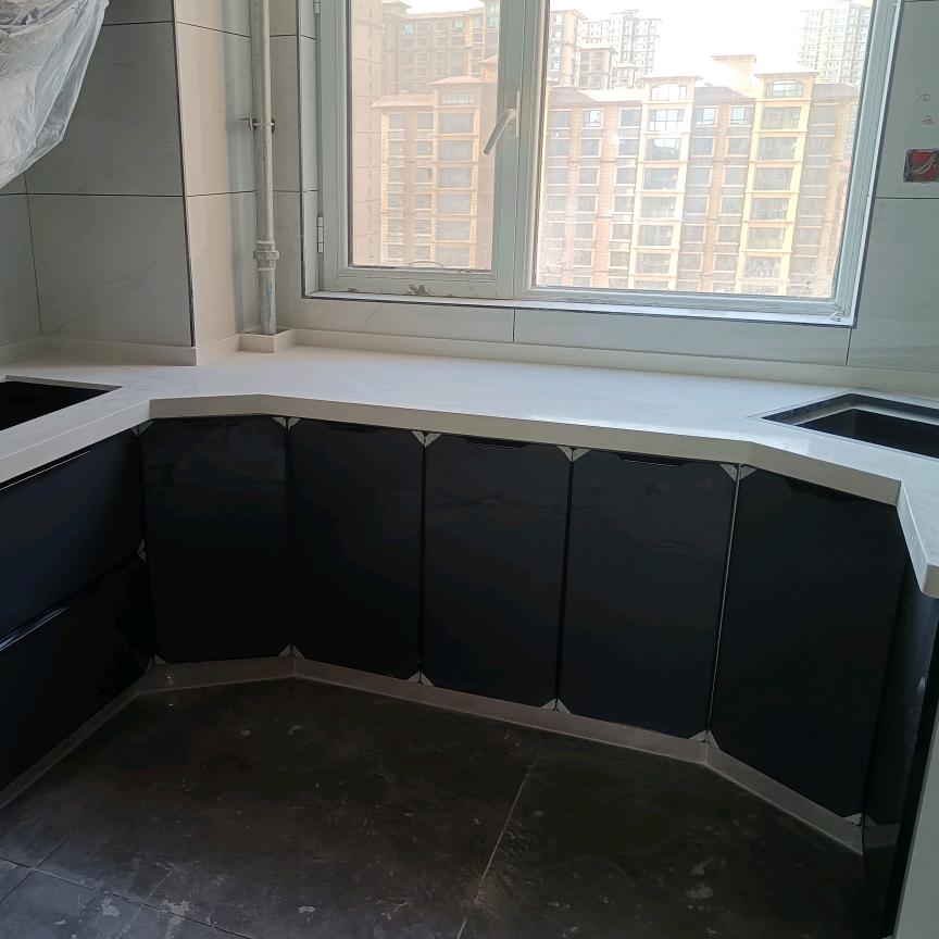 专业贴砖做瓷砖厨柜