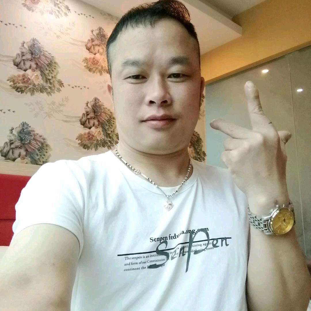 侯建海，侯师傅，单身一个人在上海工作