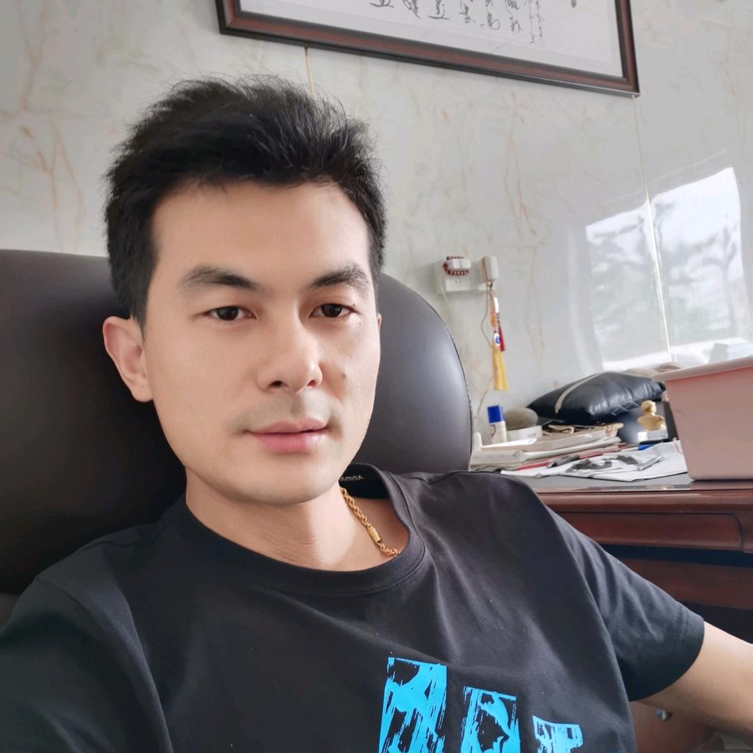 石门诚信二手车中心覃飞