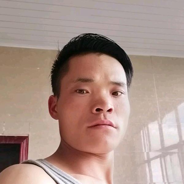 杨语洒邱鈊