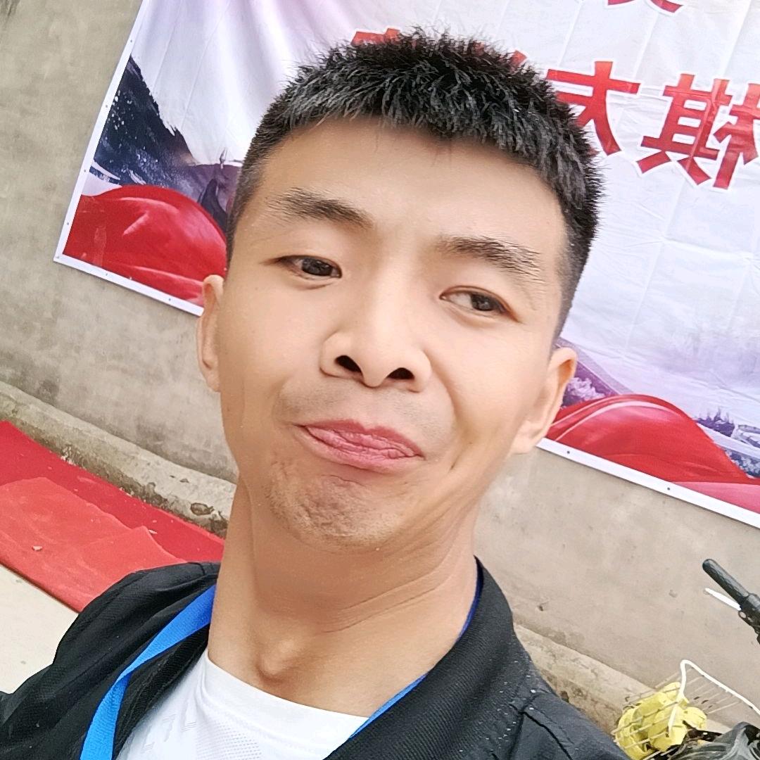 河南农村残疾人象棋王文壮