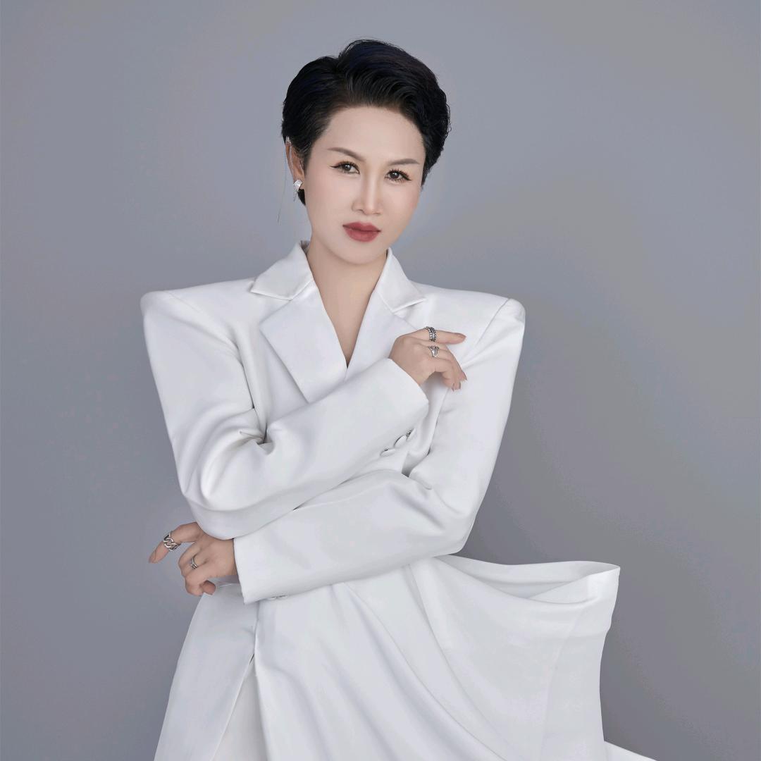 虞美人张育慈｜年轻化美学