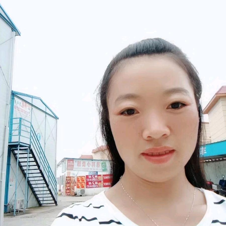 痛苦妹，龙姐