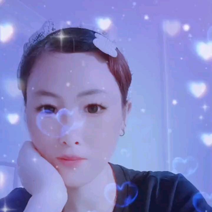红。