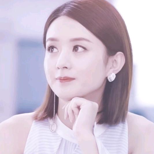 微笑掩饰所有悲伤