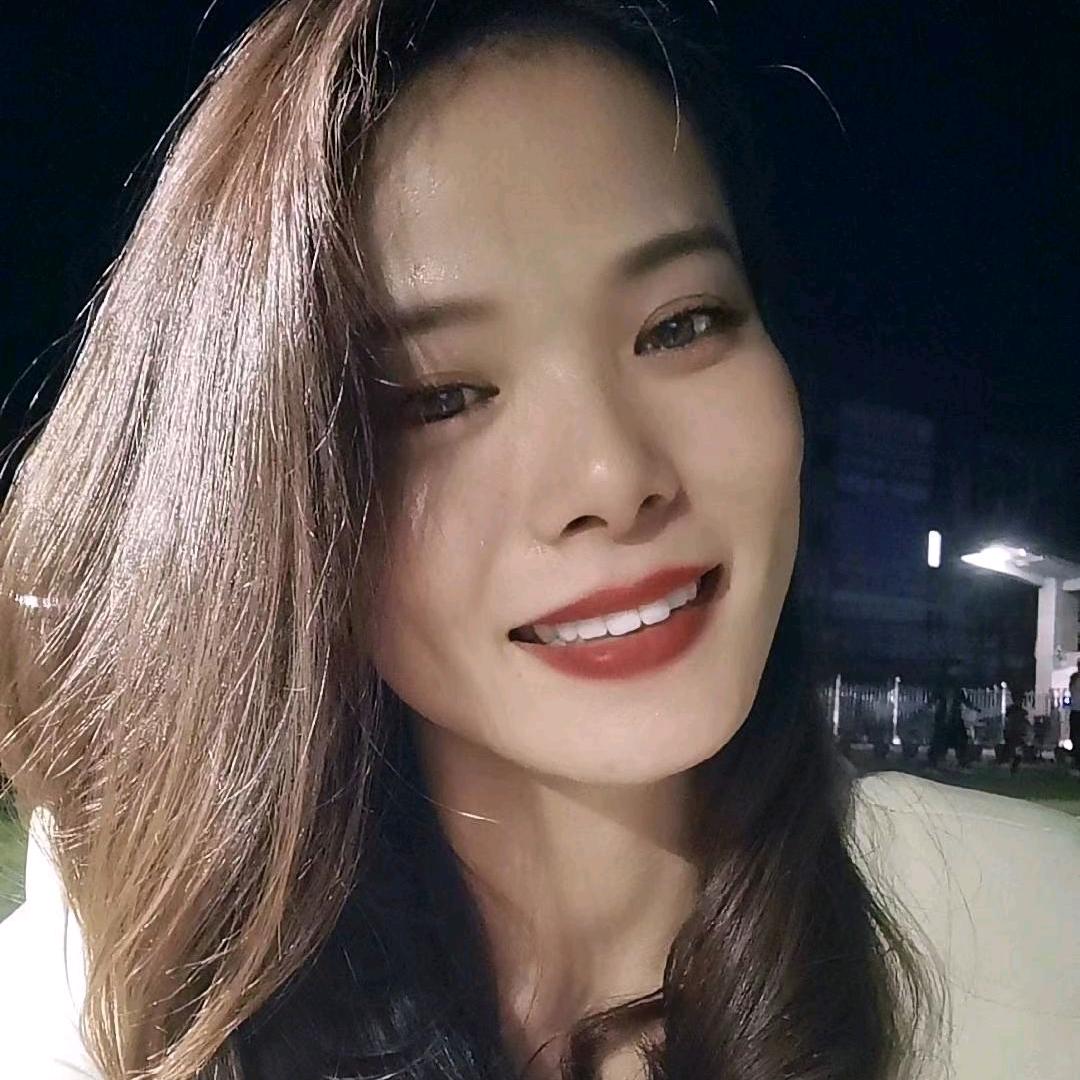 爱笑酒窝