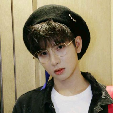 小燕子头像