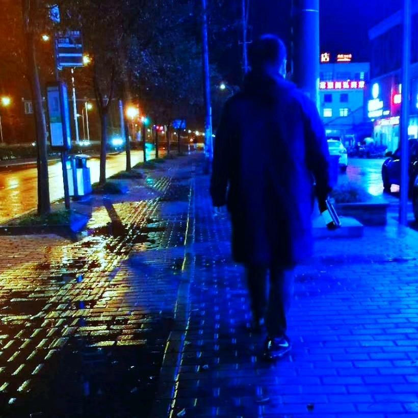 夜晚就像时光机