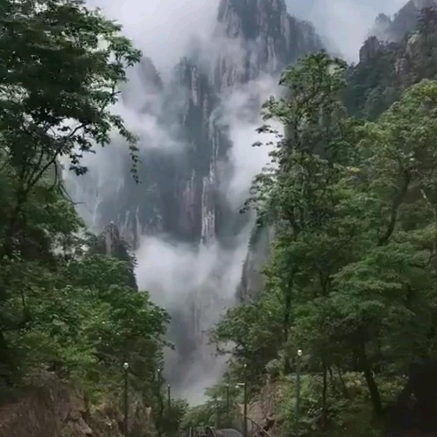 天高云淡
