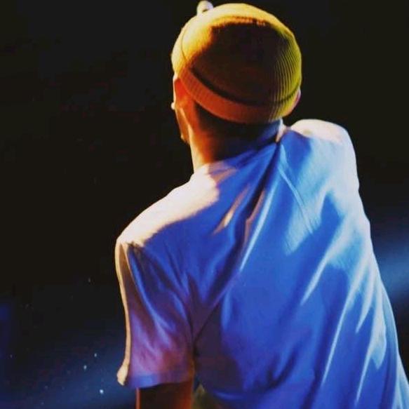 ネф̶ イω            ╲