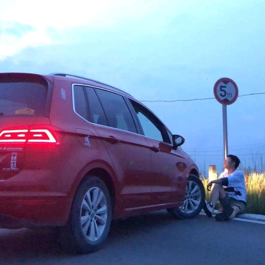 请叫我快乐小逗逼