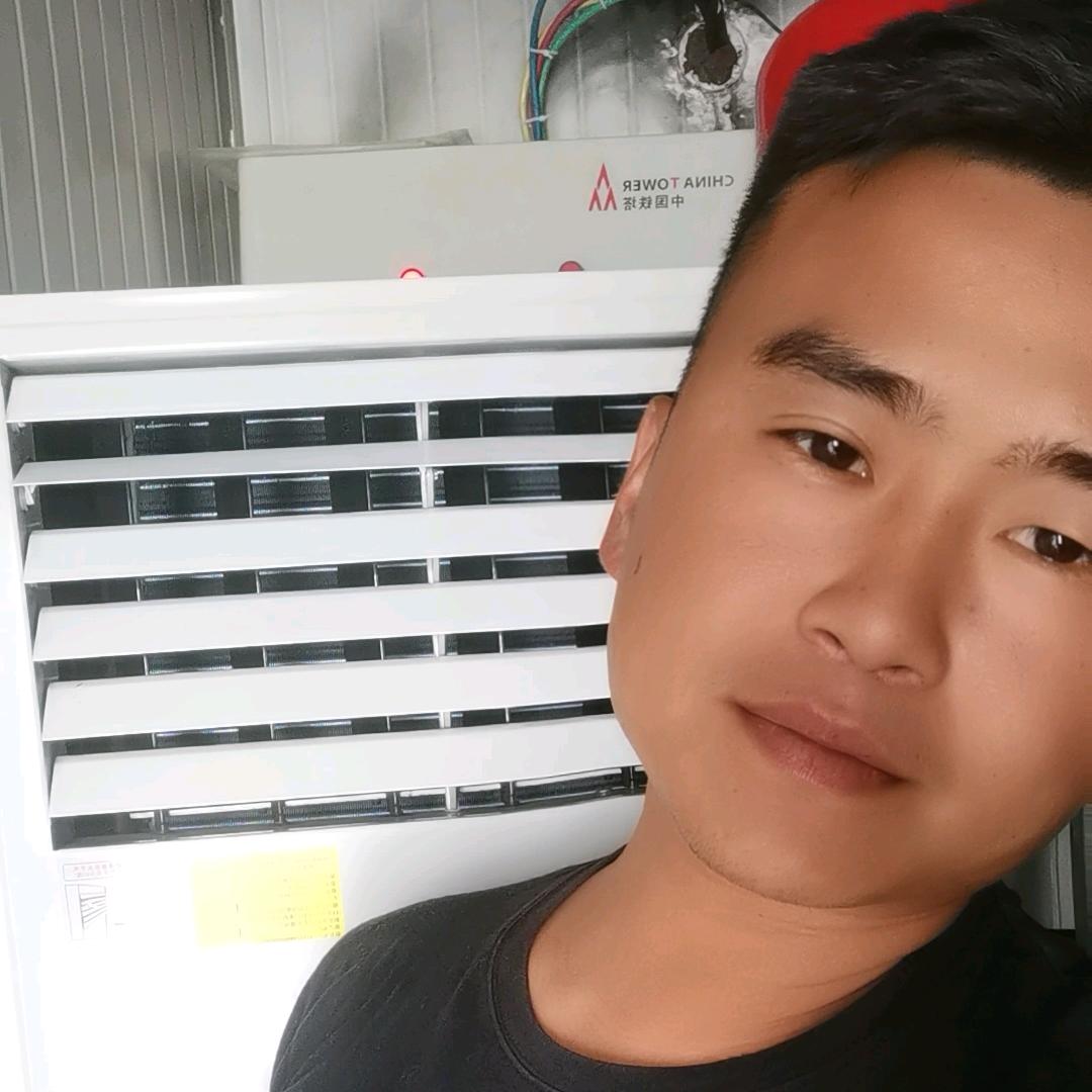 爱喝啤酒的小松鼠