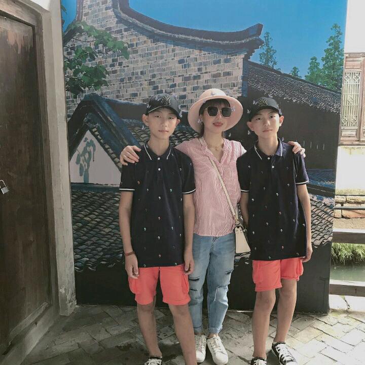 玉山创美服饰木子