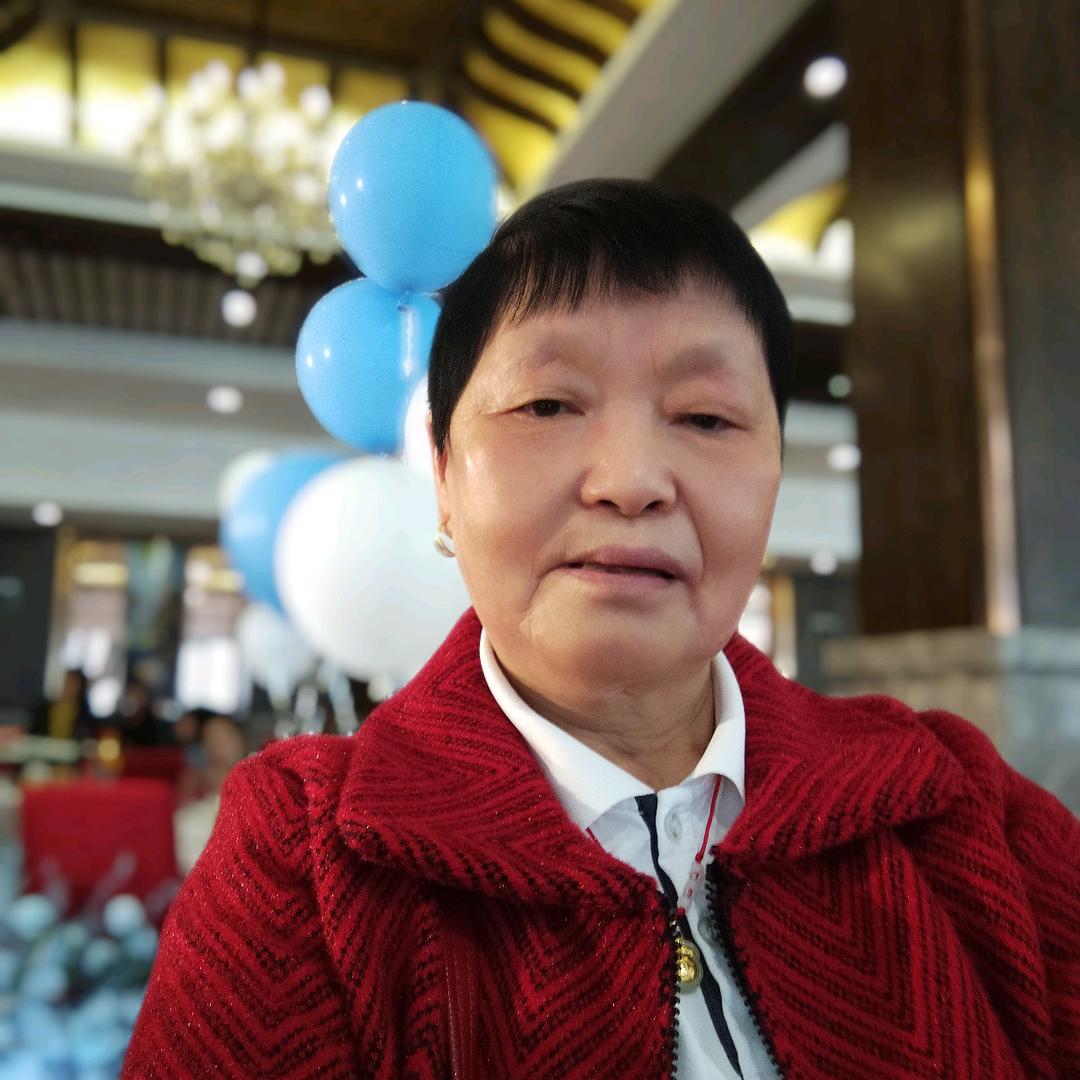 李二姐（教唱歌龙老师学员）