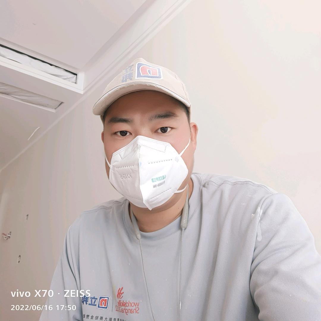 杨.阳