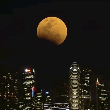 南方天上的月亮