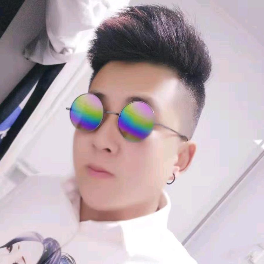 卖男孩的小水果