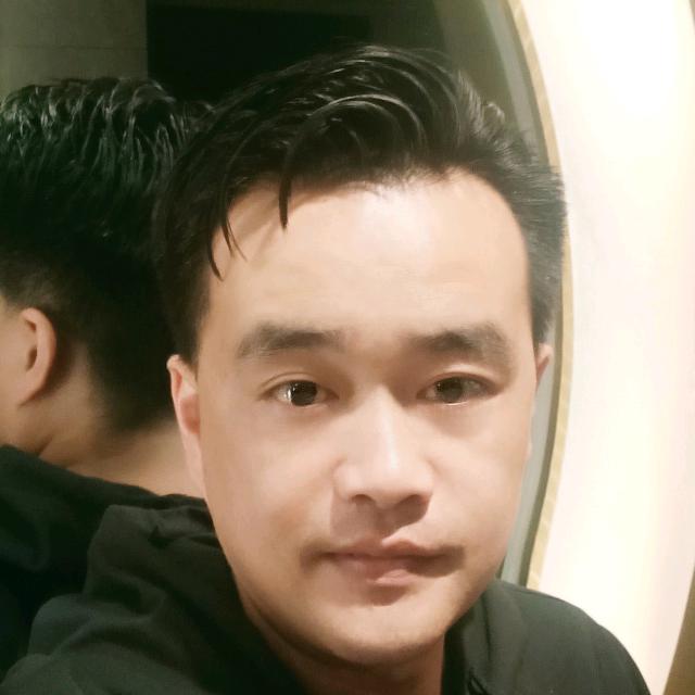 周村凯旋城西门卖酸菜鱼的小韩