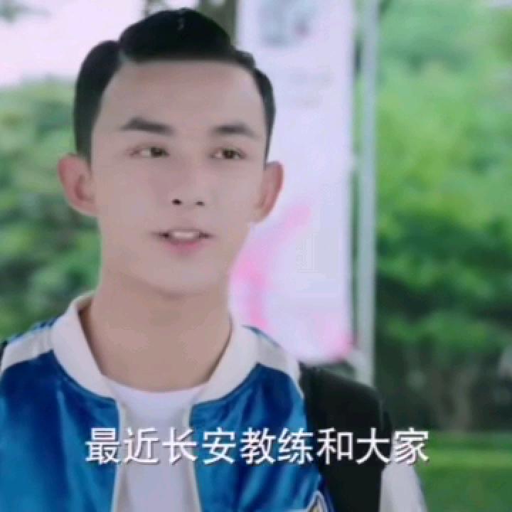 钟建华零二年的。