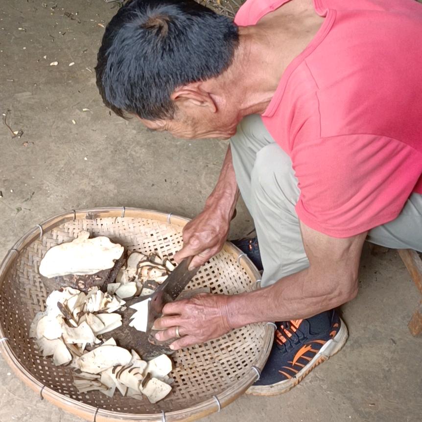 ε٩(๑> ₃ <)۶з十八子